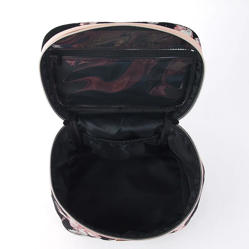 Makeup case frame and zipper construction detail