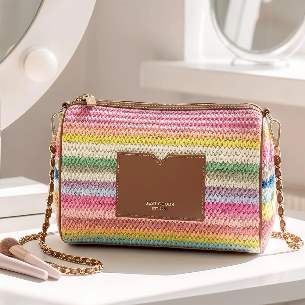 Raffia cosmetic bag with metal chain